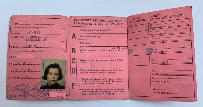 Old style French driver's licenses were 3-fold pink booklets.